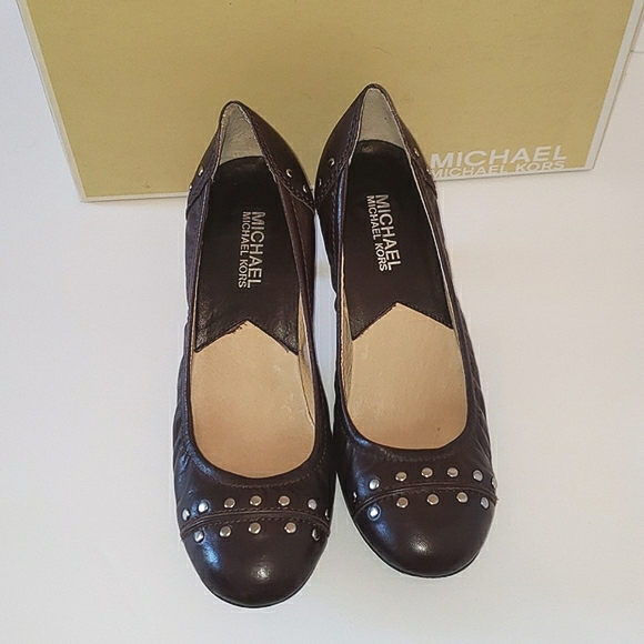 Michael Kors Vintage Astor Leather Studs Kitten Pumps Chocolate Brown 6 With Box - Picture 4 of 17